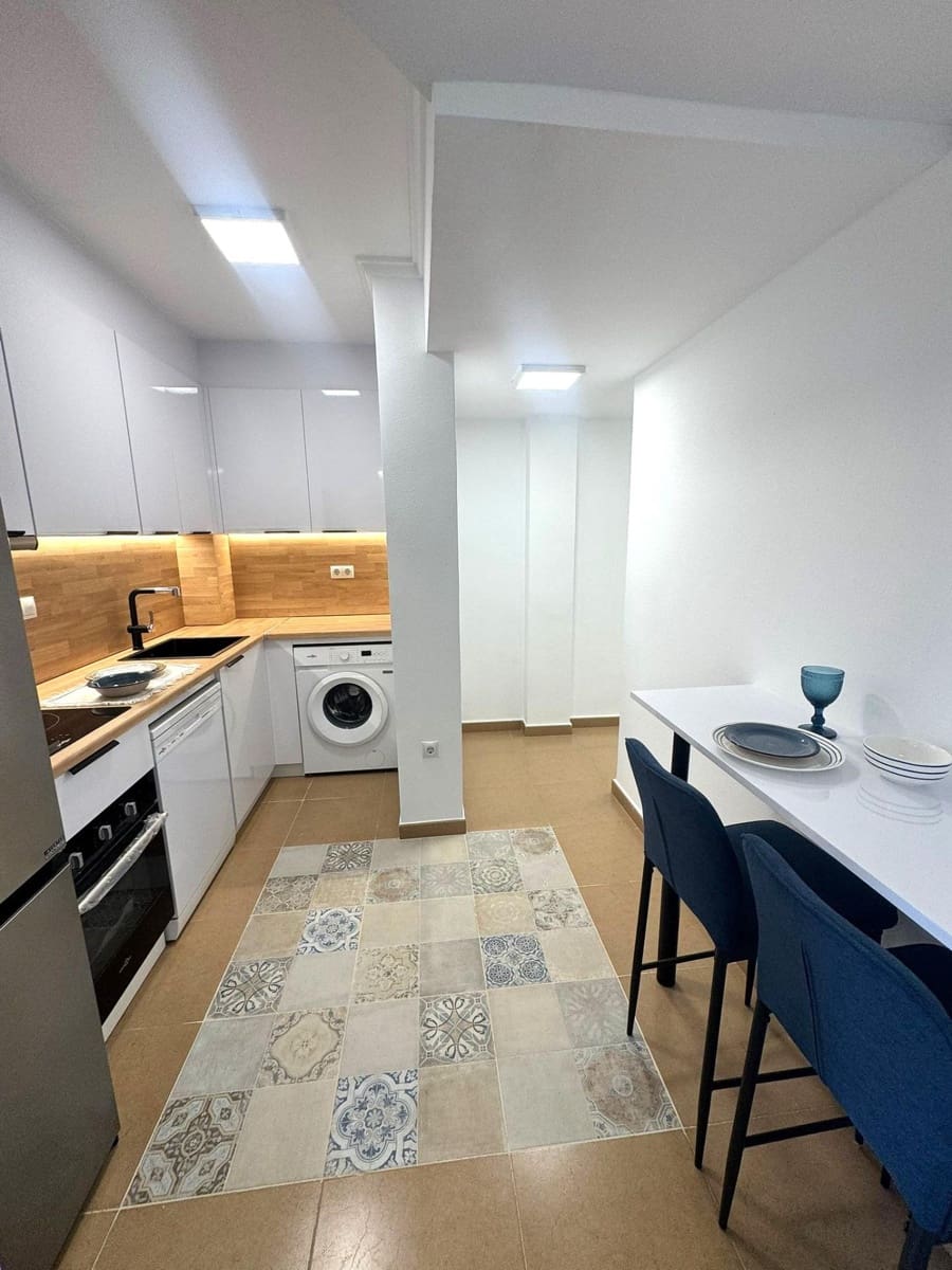 2 sypialnia Apartament na sprzedaż w Torrevieja - 154 700 € (Ref: 9867000)