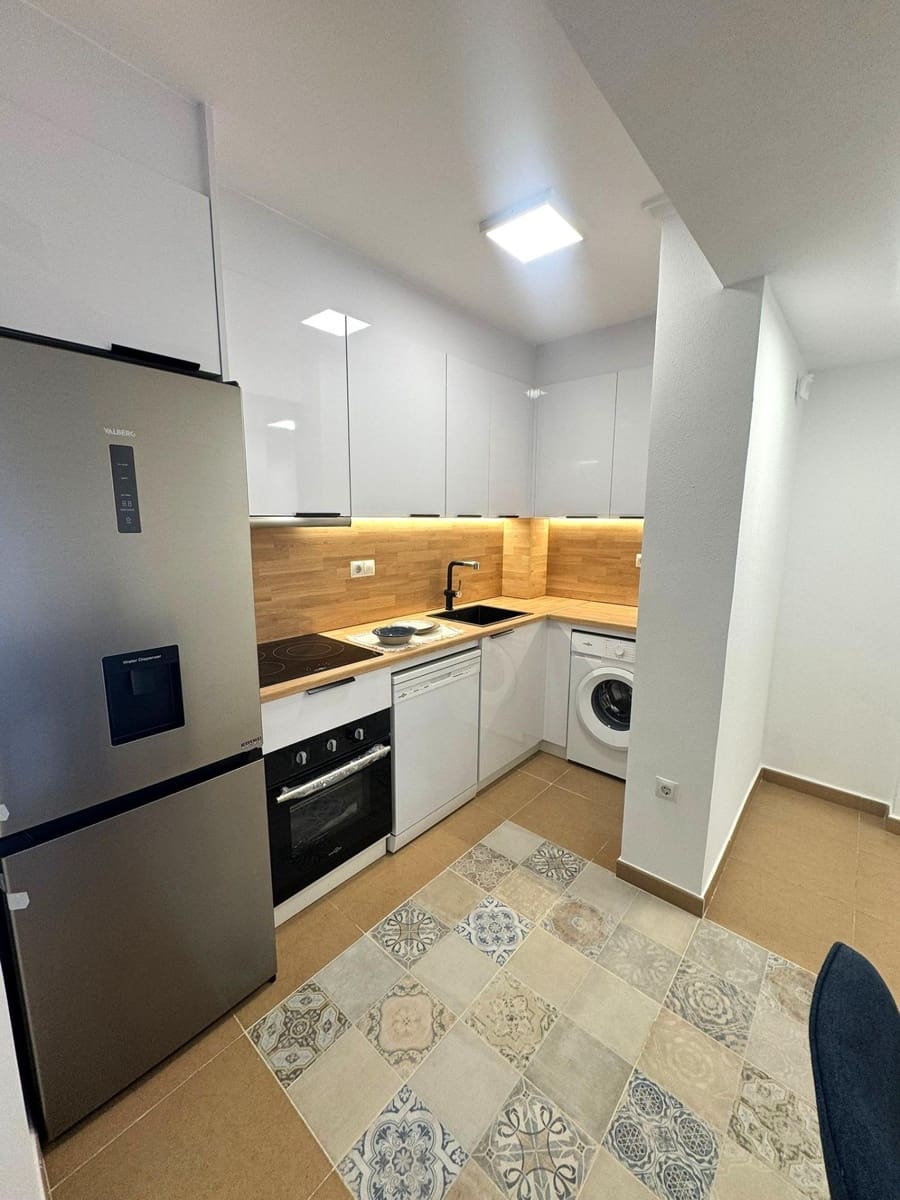 2 sypialnia Apartament na sprzedaż w Torrevieja - 154 700 € (Ref: 9867000)