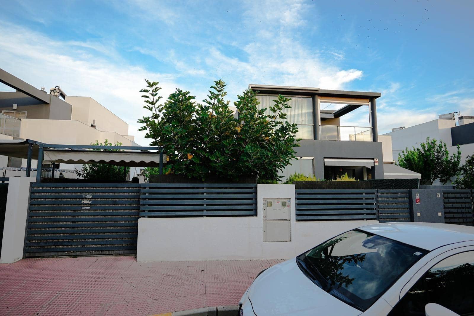 3 slaapkamer Rijtjeshuis te koop in Aguas Nuevas met zwembad - € 375.000 (Ref: 9884799)
