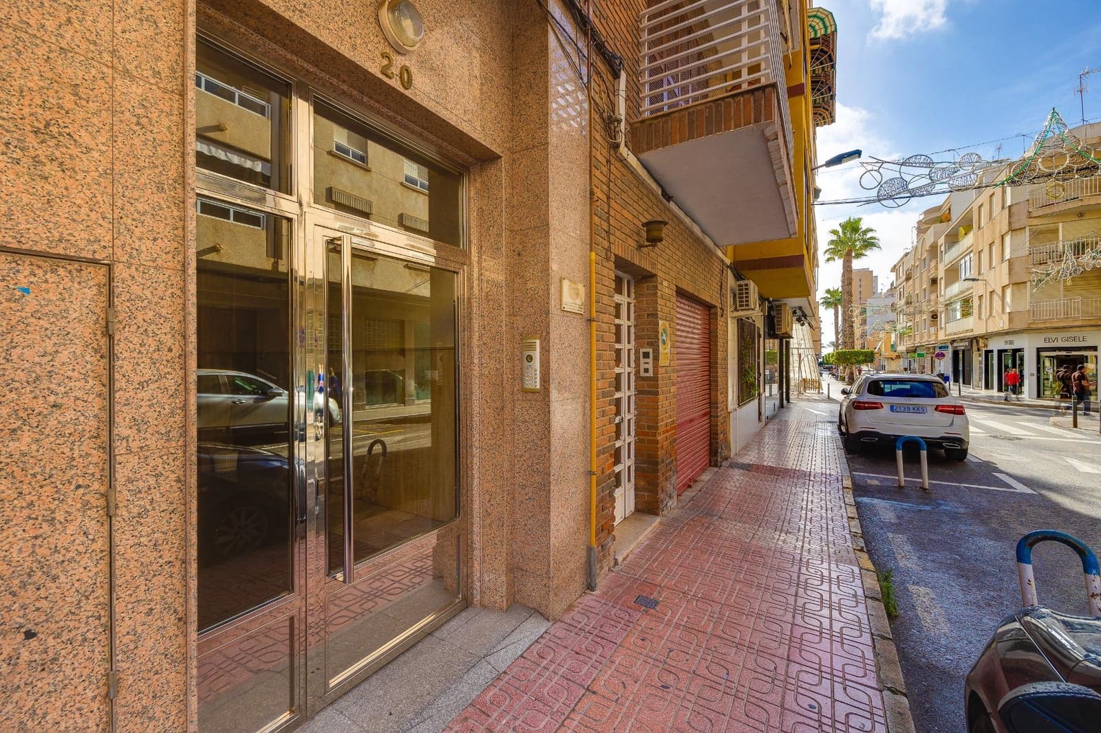 2 bedroom Penthouse for sale in Torrevieja - € 199,900 (Ref: 9939965)