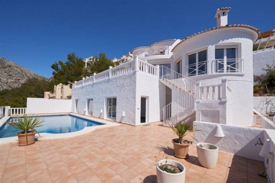 4 sovrum Villa till salu i Altea med pool - 895 000 € (Ref: 3404585)