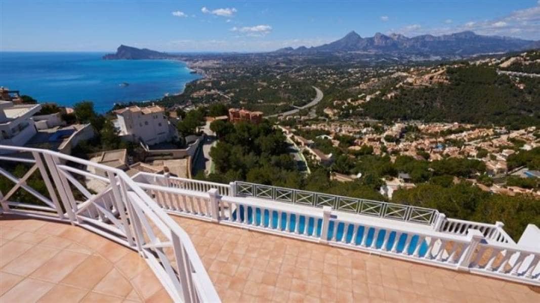 4 sovrum Villa till salu i Altea med pool - 895 000 € (Ref: 3404585)
