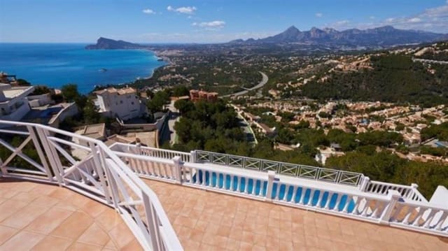 4 sovrum Villa till salu i Altea med pool - 895 000 € (Ref: 3404585)