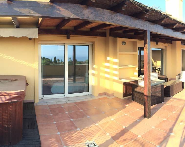 3 sypialnia Penthouse na sprzedaż w Golden Mile z basenem garażem - 1 425 000 € (Ref: 4500049)