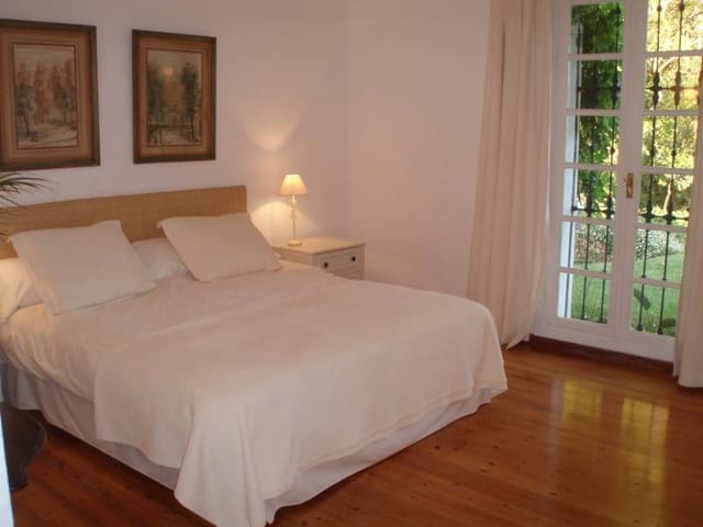 8 soverom Villa til salgs i Golden Mile, Marbella med svømmebasseng garasje - € 10 500 000 (Ref: 4500118)