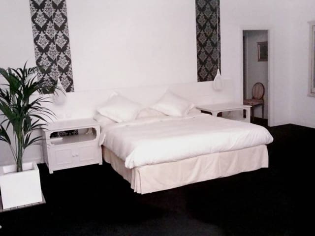 8 soverom Villa til salgs i Golden Mile, Marbella med svømmebasseng garasje - € 10 500 000 (Ref: 4500118)