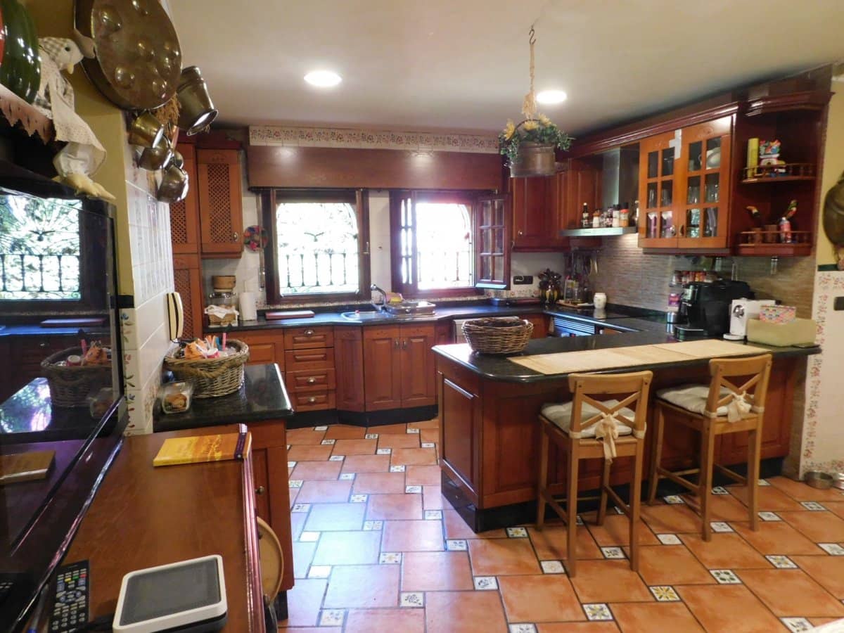 6 soveværelse Villa til salg i Torrevieja med swimmingpool - € 1.498.000 (Ref: 6571947)