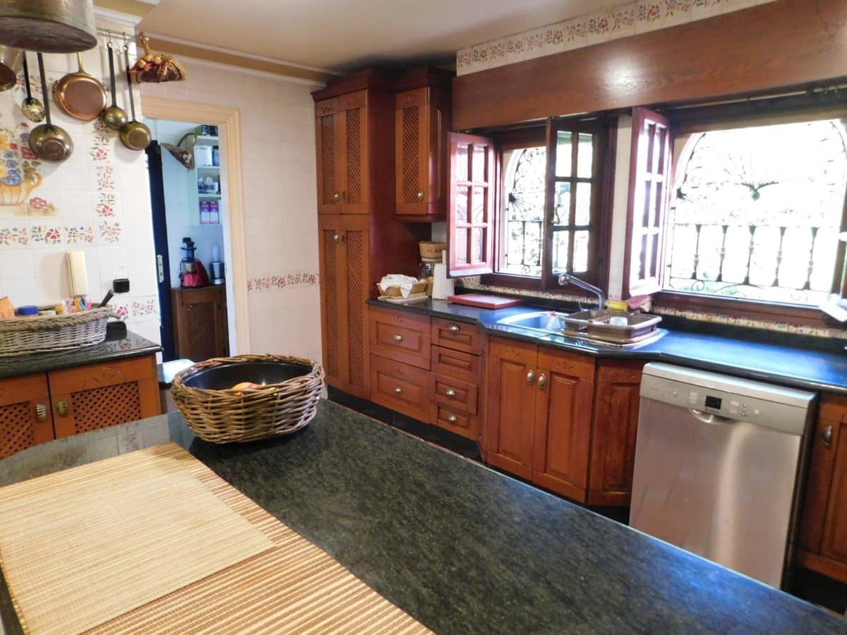 6 soveværelse Villa til salg i Torrevieja med swimmingpool - € 1.498.000 (Ref: 6571947)