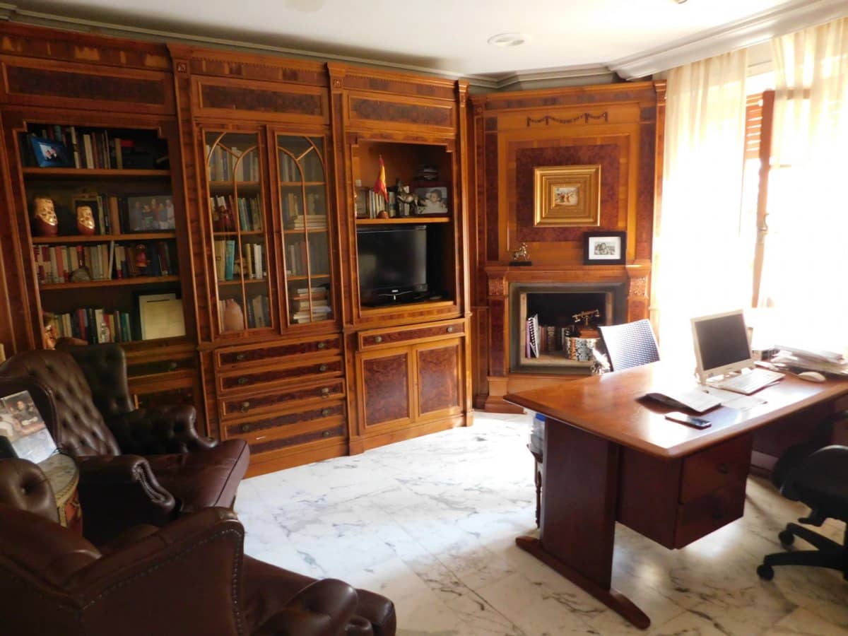 6 soveværelse Villa til salg i Torrevieja med swimmingpool - € 1.498.000 (Ref: 6571947)