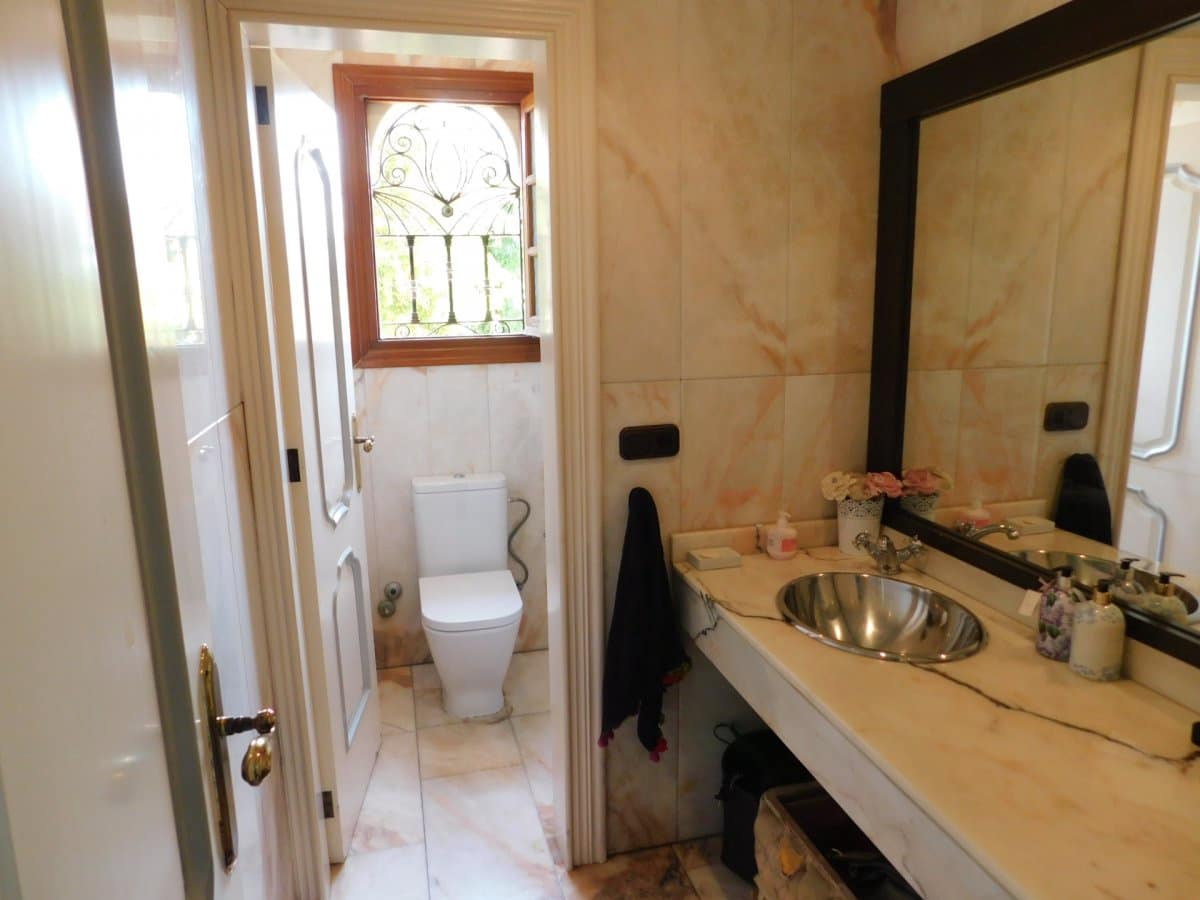 6 soveværelse Villa til salg i Torrevieja med swimmingpool - € 1.498.000 (Ref: 6571947)