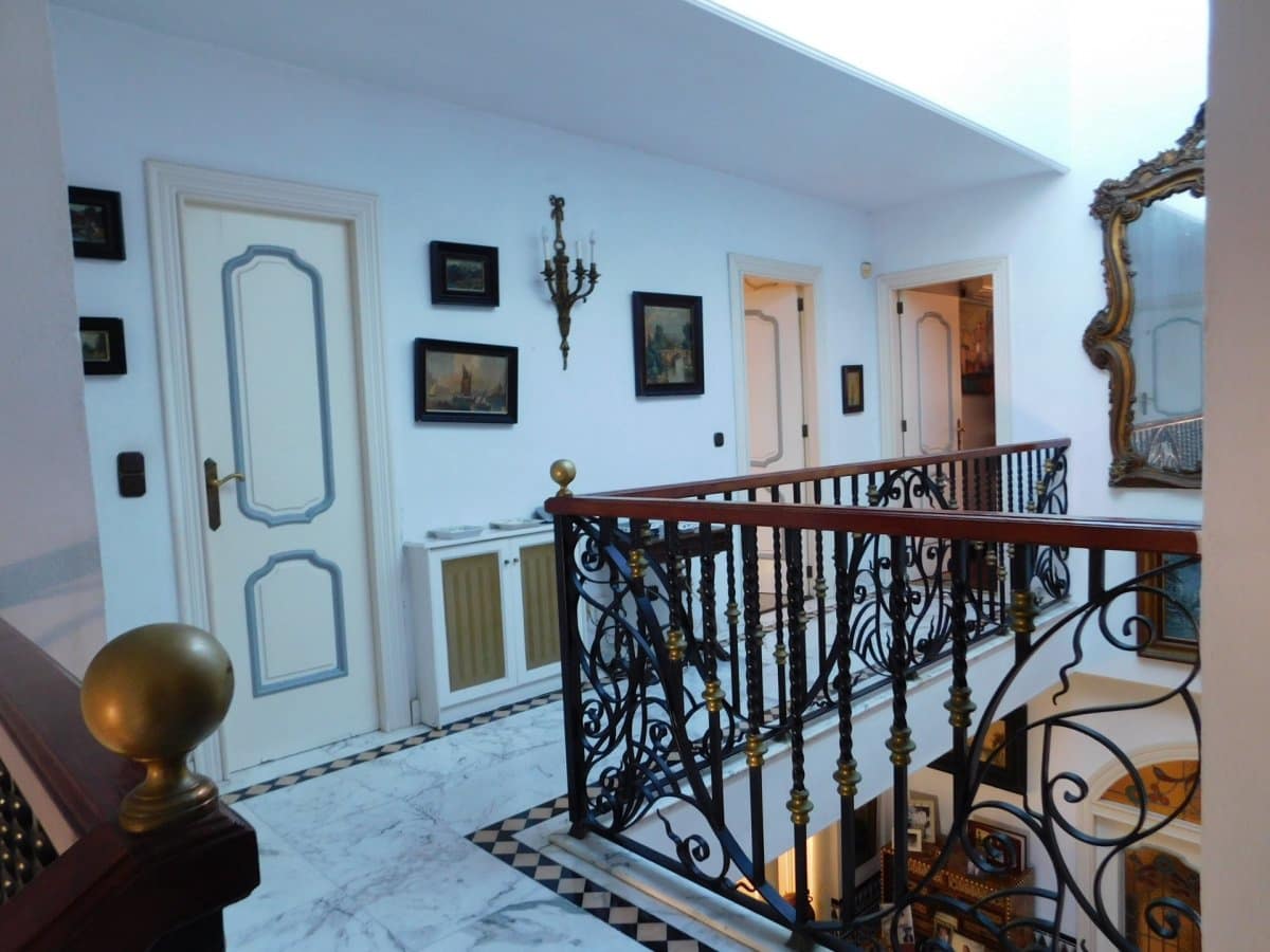 6 soveværelse Villa til salg i Torrevieja med swimmingpool - € 1.498.000 (Ref: 6571947)