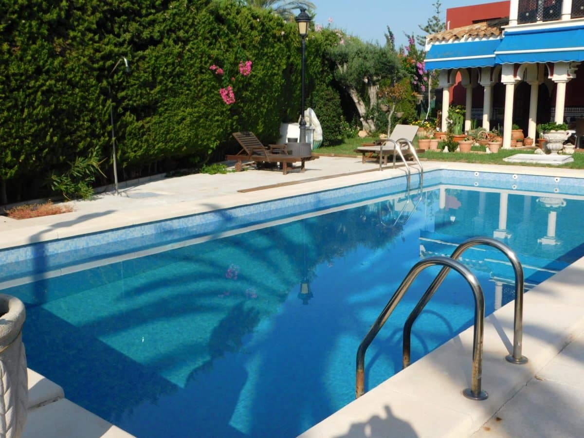 6 soveværelse Villa til salg i Torrevieja med swimmingpool - € 1.498.000 (Ref: 6571947)