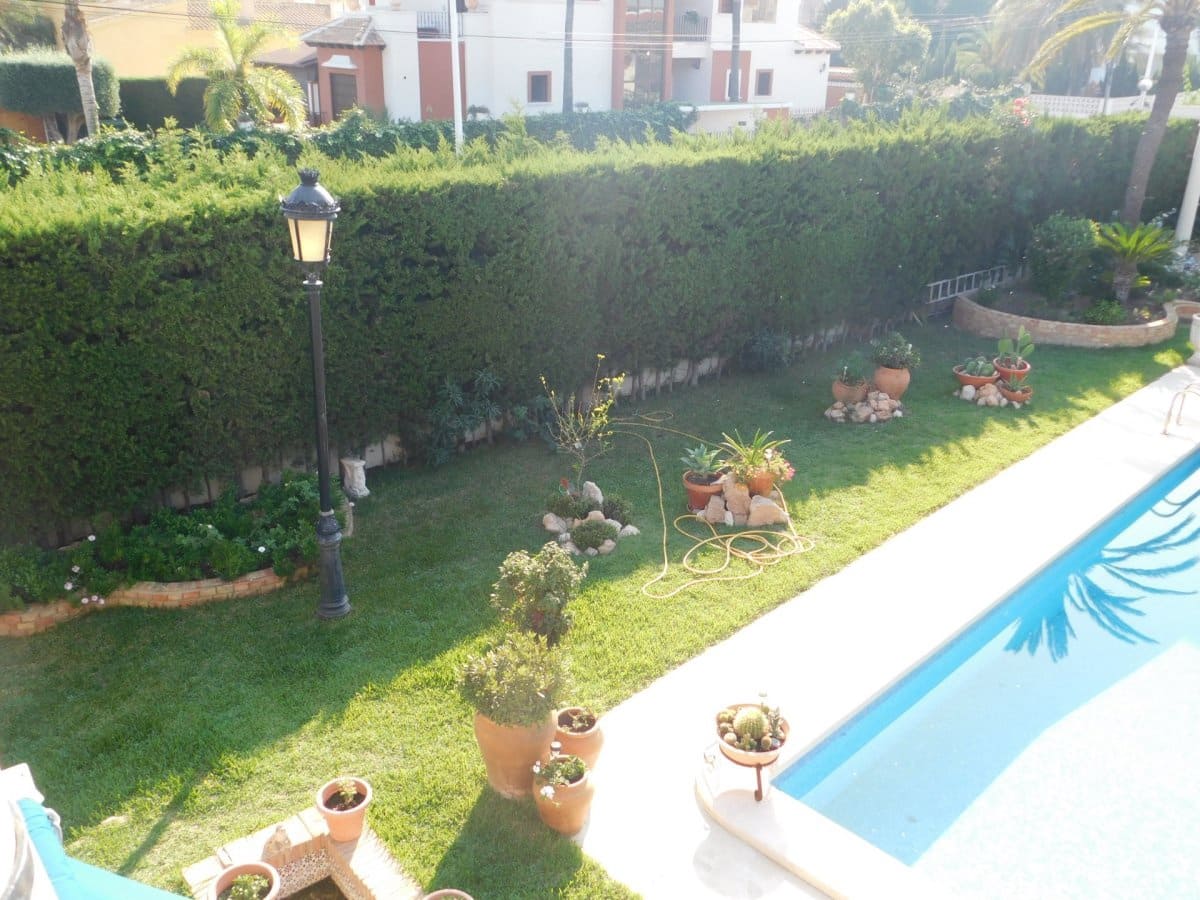 6 soveværelse Villa til salg i Torrevieja med swimmingpool - € 1.498.000 (Ref: 6571947)