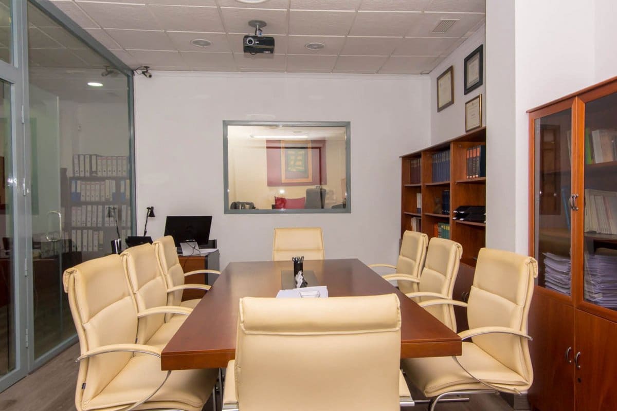 5 bedroom Commercial for sale in Torrevieja - € 170,000 (Ref: 6571968)