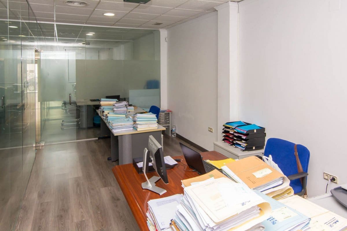 5 bedroom Commercial for sale in Torrevieja - € 170,000 (Ref: 6571968)