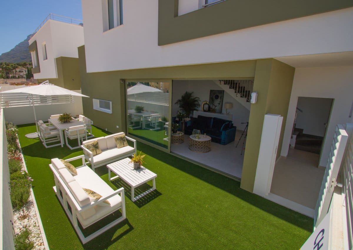 3 soveværelse Rækkehus til salg i Denia med swimmingpool - € 430.000 (Ref: 6571995)