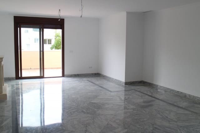 4 soverom Penthouse til salgs i Golden Mile, Marbella med svømmebasseng garasje - € 1 340 000 (Ref: 6572040)