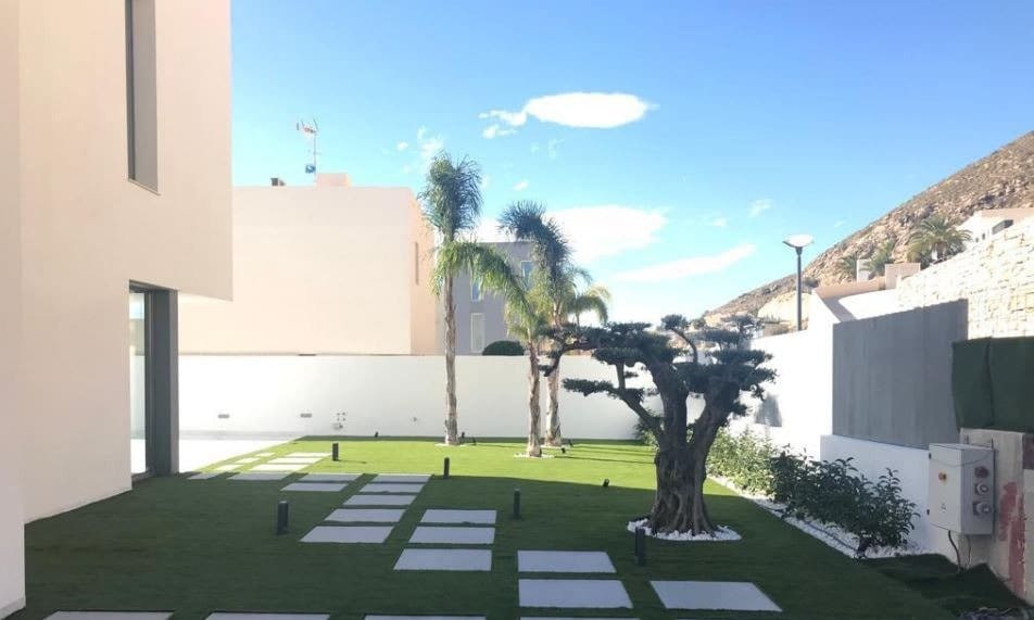 4 bedroom Villa for sale in Finestrat with pool garage - € 1,400,000 (Ref: 6601971)