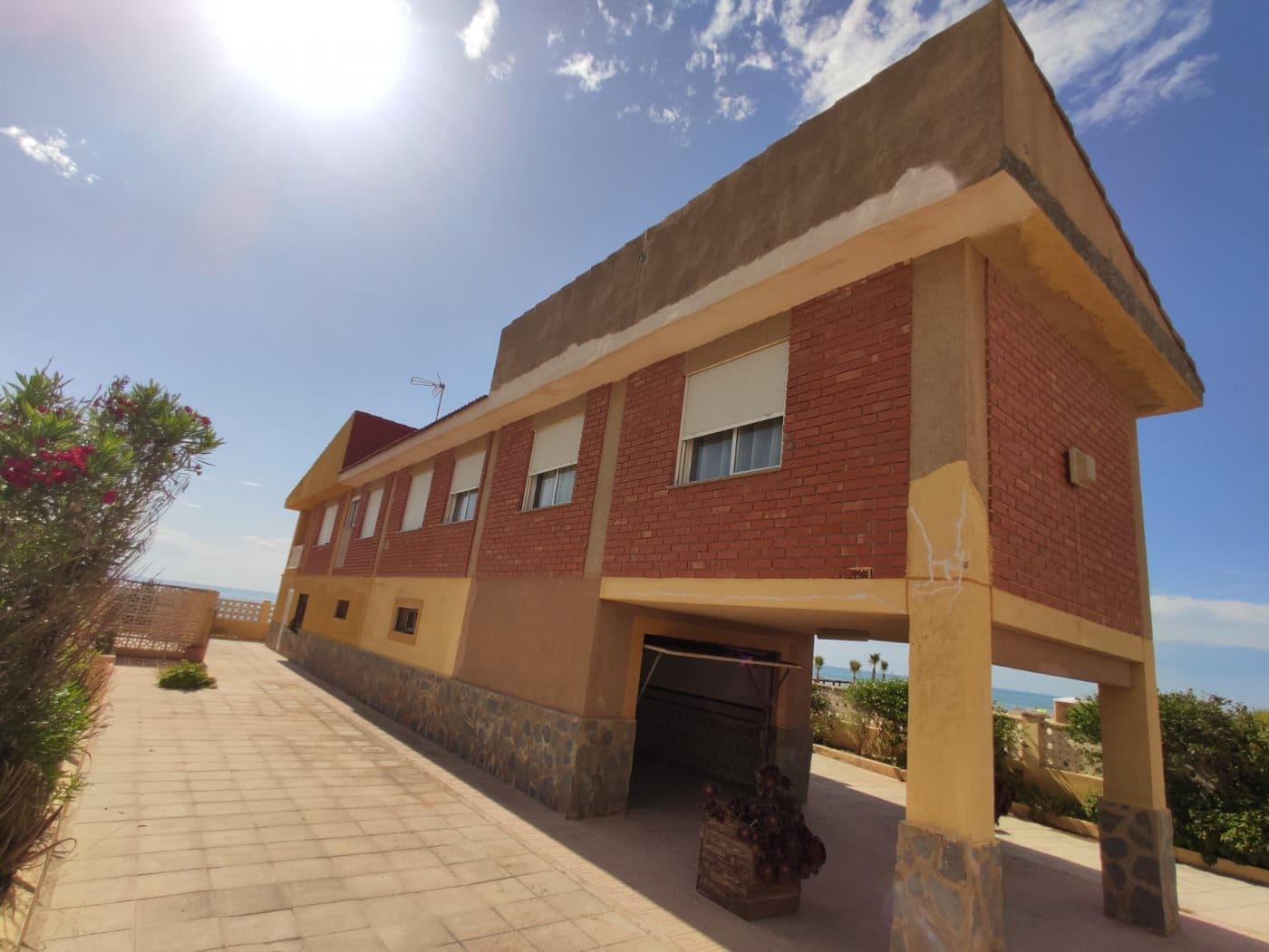 7 sypialnia Willa na sprzedaż w Guardamar del Segura z garażem - 759 000 € (Ref: 6940180)