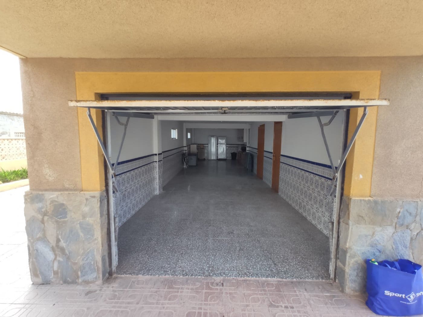 7 sypialnia Willa na sprzedaż w Guardamar del Segura z garażem - 759 000 € (Ref: 6940180)