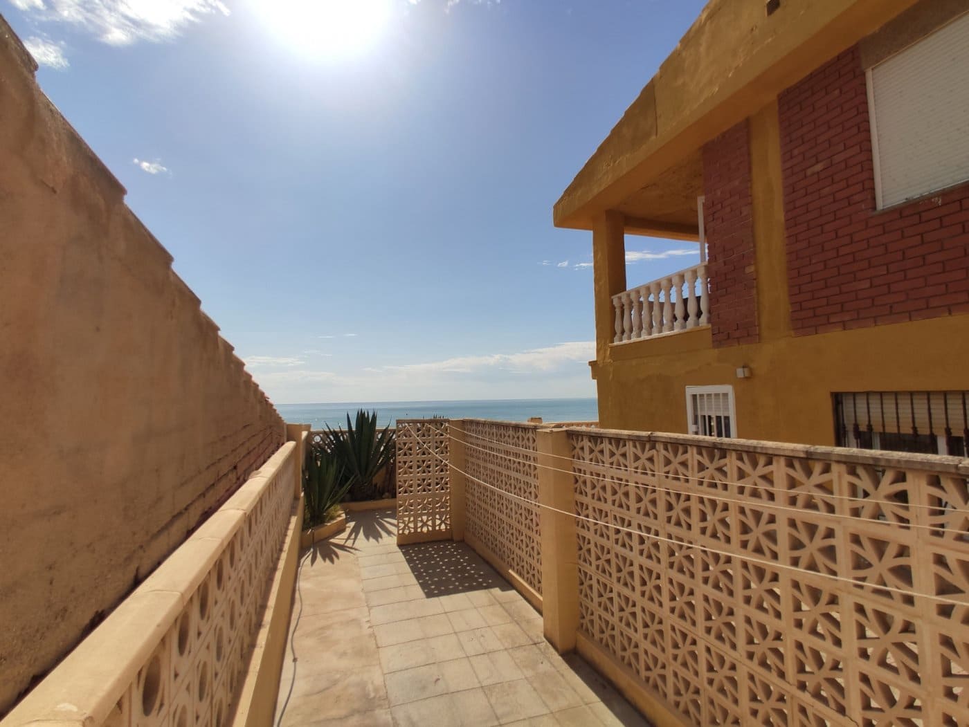 7 sypialnia Willa na sprzedaż w Guardamar del Segura z garażem - 759 000 € (Ref: 6940180)