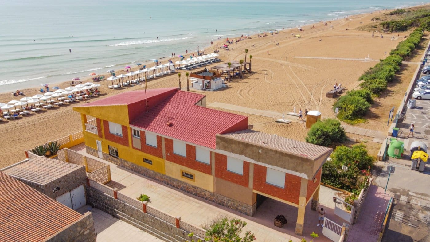 7 sypialnia Willa na sprzedaż w Guardamar del Segura z garażem - 759 000 € (Ref: 6940180)