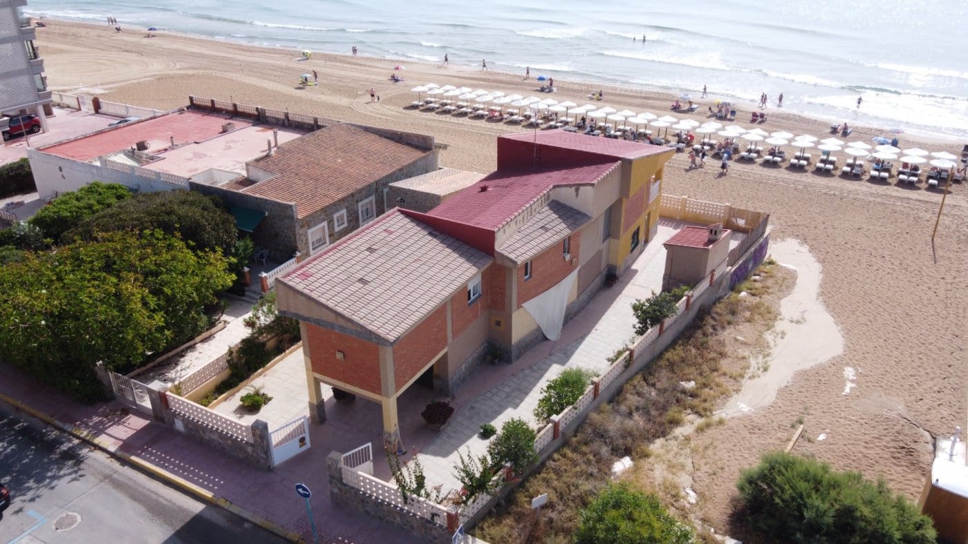 7 sypialnia Willa na sprzedaż w Guardamar del Segura z garażem - 759 000 € (Ref: 6940180)