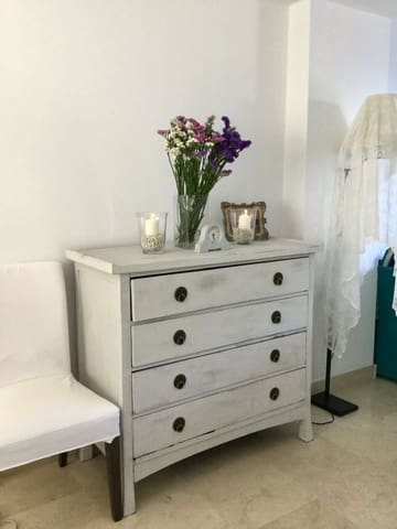 3 soveværelse Villa til salg i La Alcaidesa med swimmingpool - € 420.000 (Ref: 6963530)