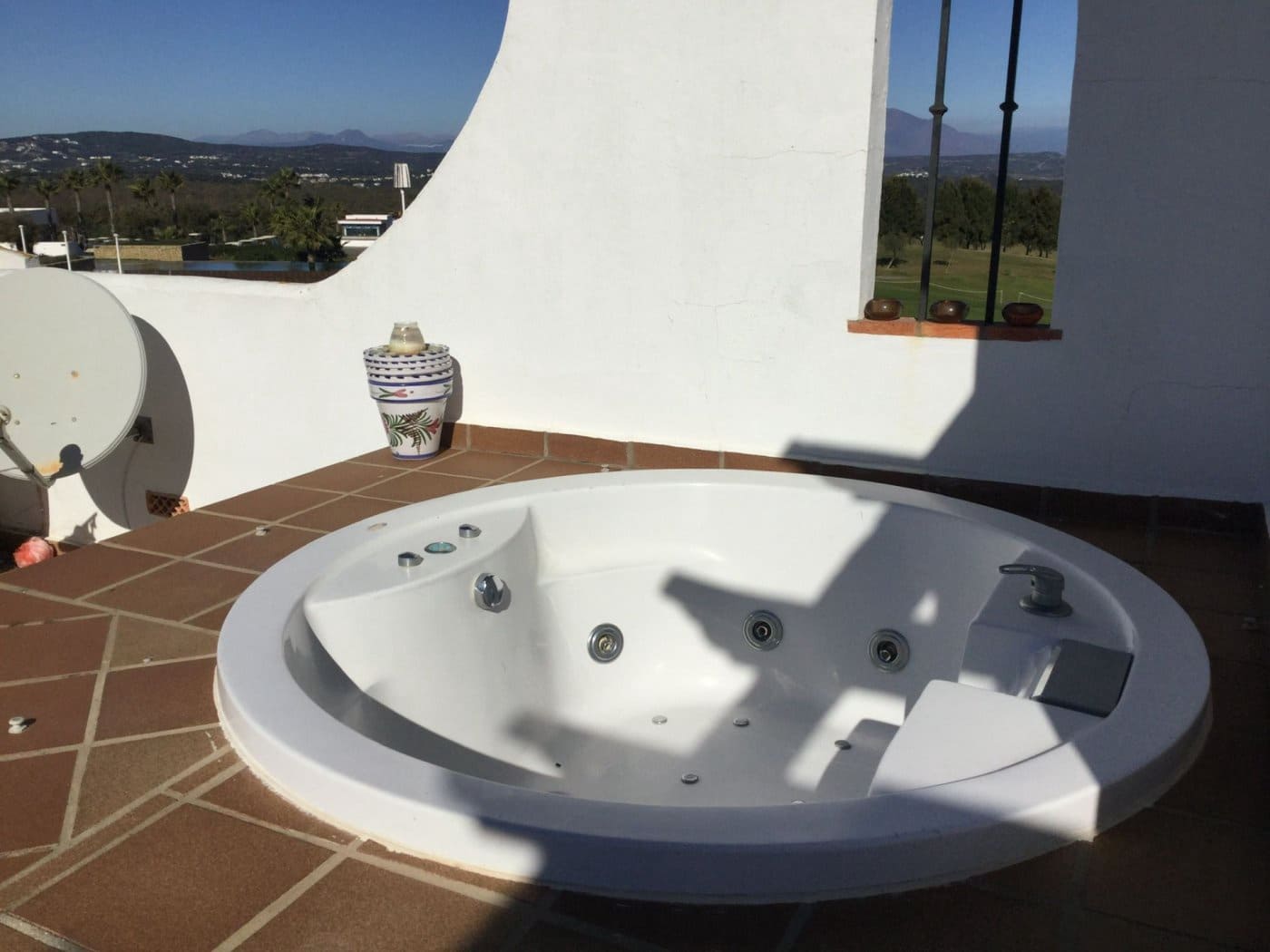 3 bedroom Villa for sale in La Alcaidesa with pool - € 420,000 (Ref: 6963530)