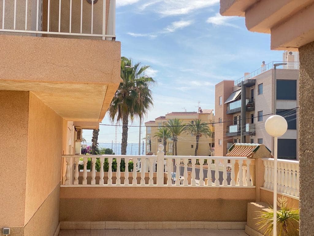 1 quarto Apartamento para arrendar em Punta Prima com piscina garagem - 650 € (Ref: 7546810)