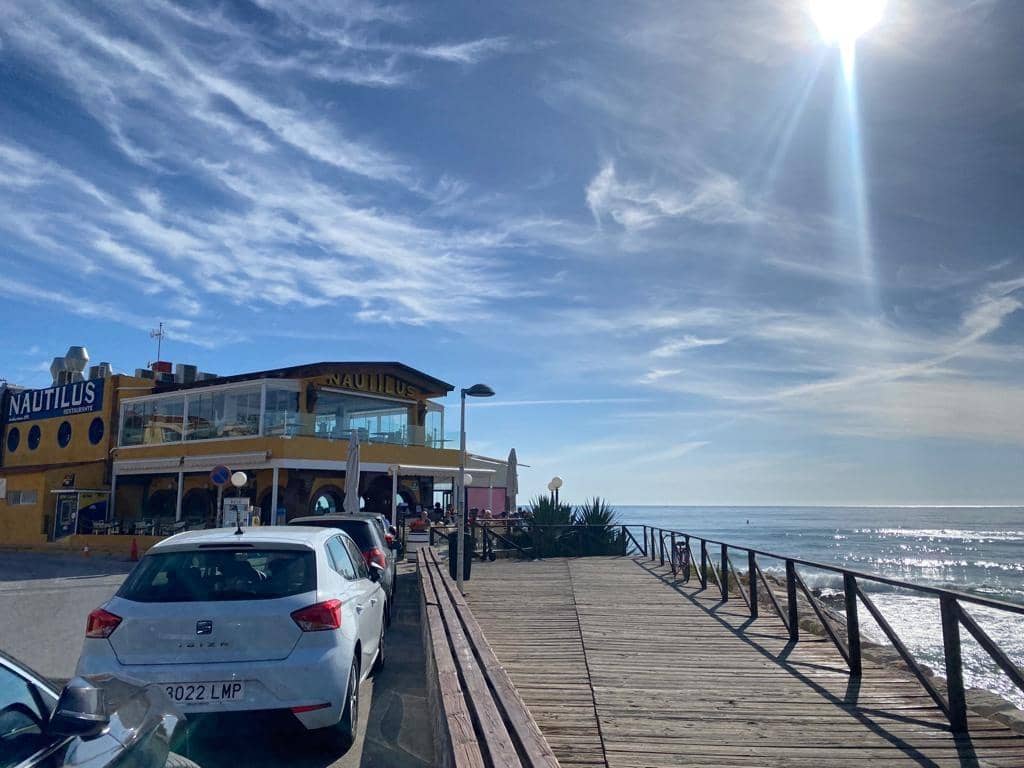 1 quarto Apartamento para arrendar em Punta Prima com piscina garagem - 650 € (Ref: 7546810)