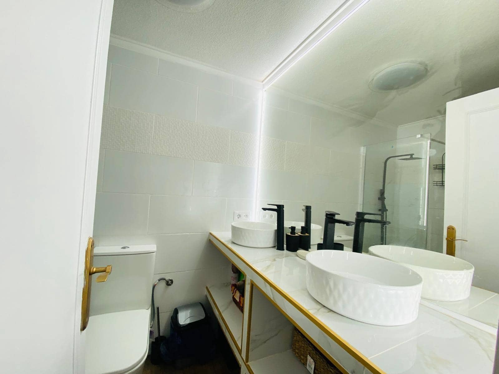 1 quarto Apartamento para arrendar em Punta Prima com piscina garagem - 650 € (Ref: 7546810)