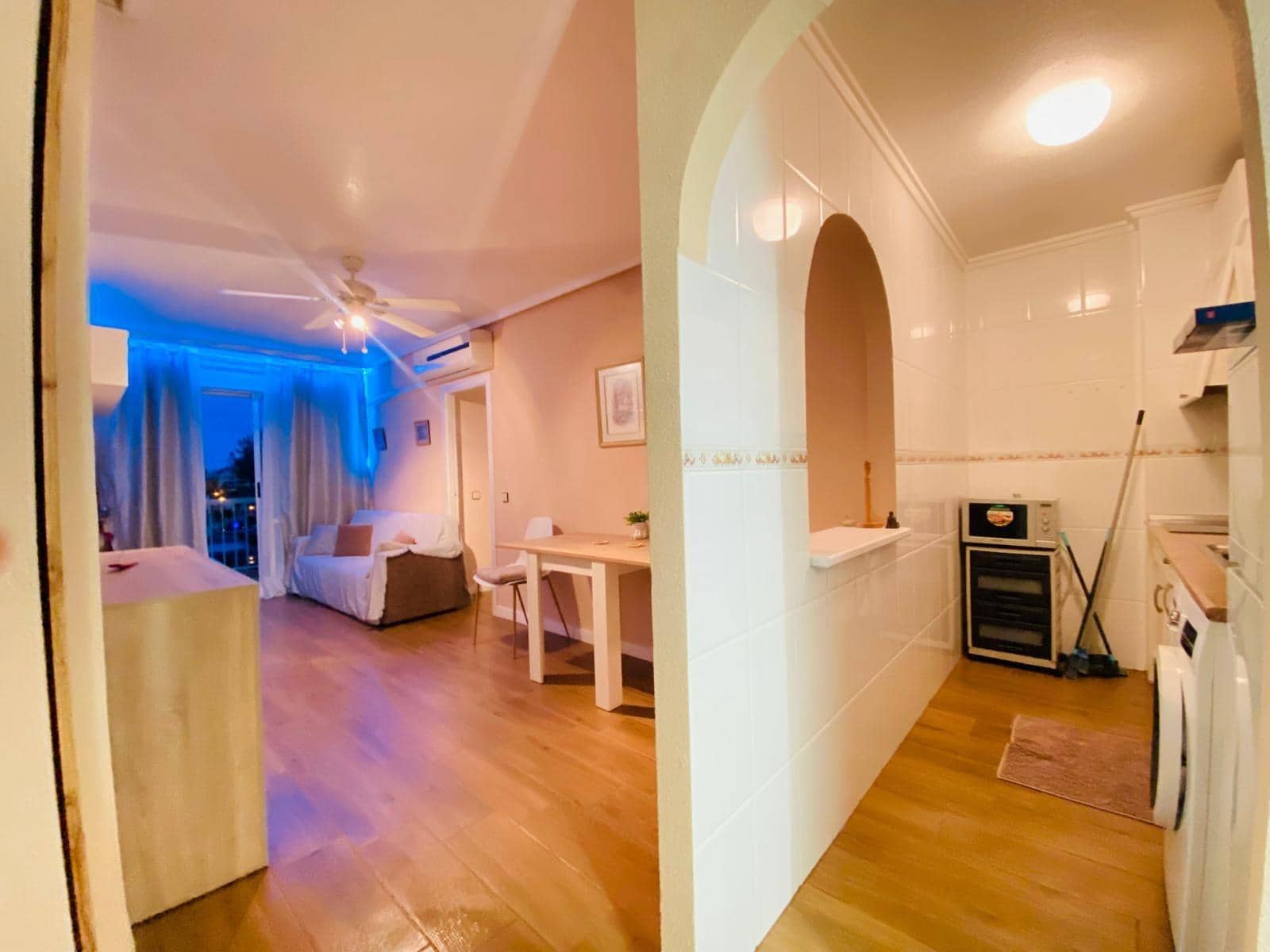 1 quarto Apartamento para arrendar em Punta Prima com piscina garagem - 650 € (Ref: 7546810)