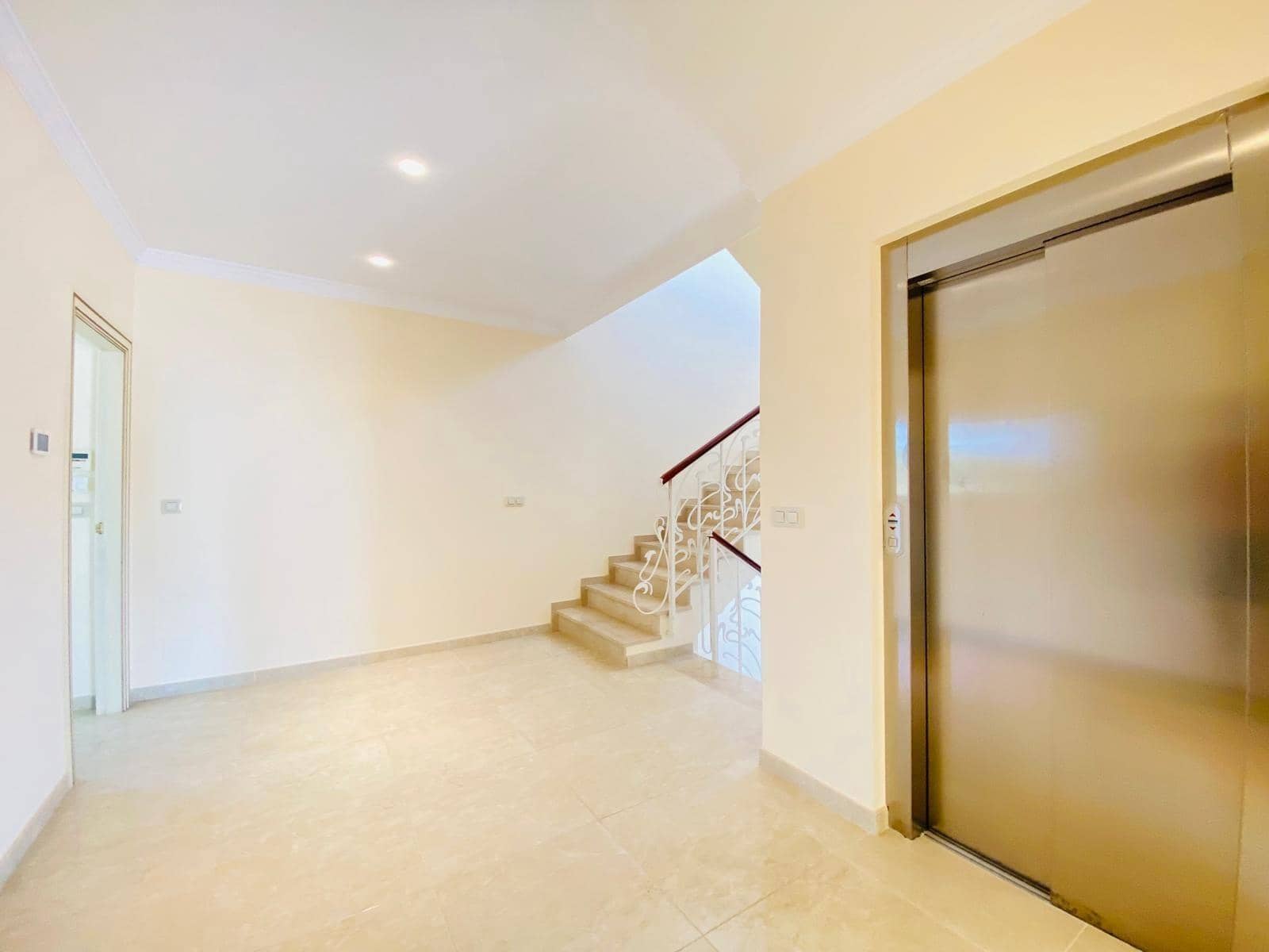 7 bedroom Villa for sale in Cabo Roig with pool garage - € 1,679,000 (Ref: 8377592)