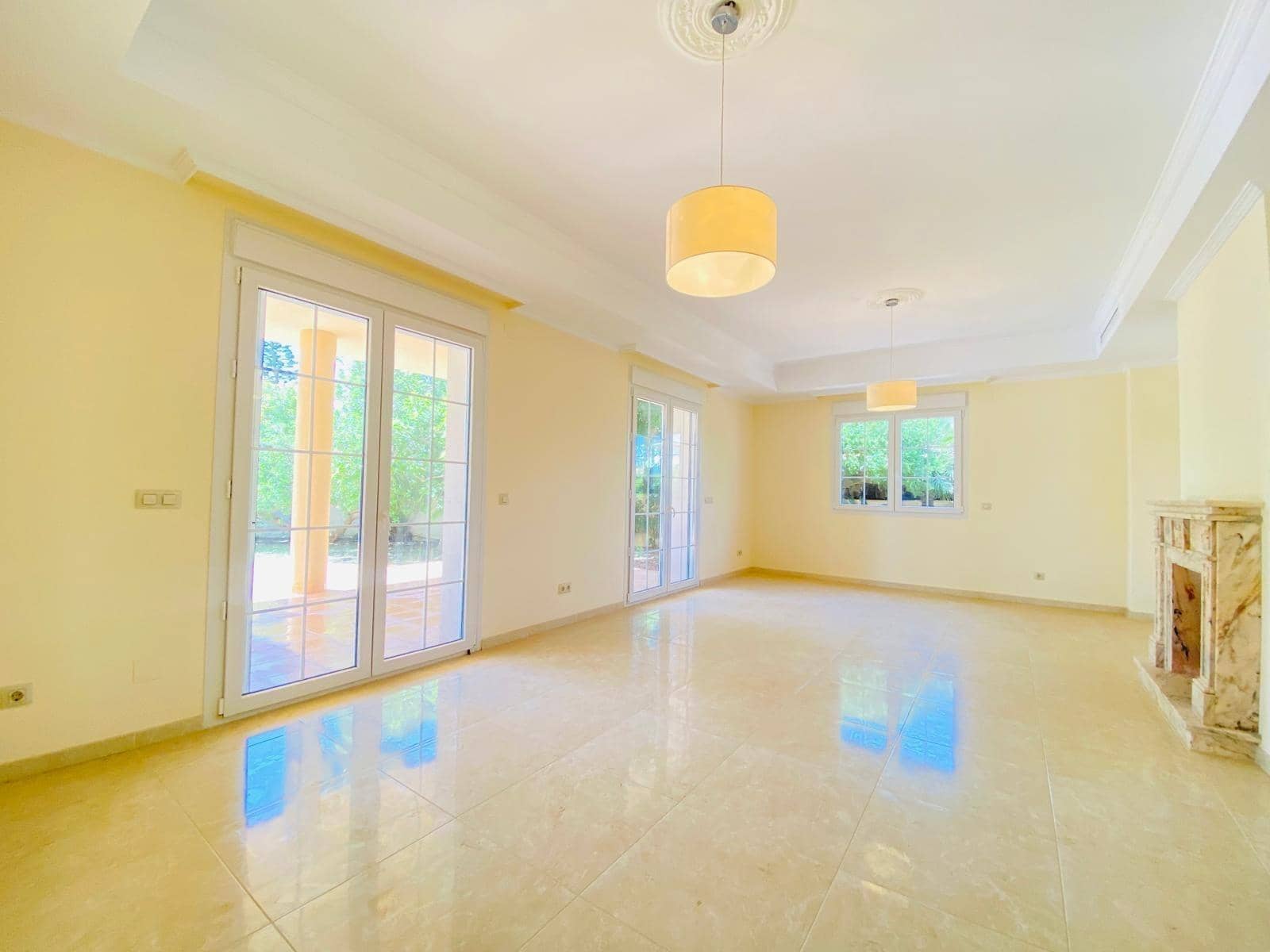 7 bedroom Villa for sale in Cabo Roig with pool garage - € 1,679,000 (Ref: 8377592)