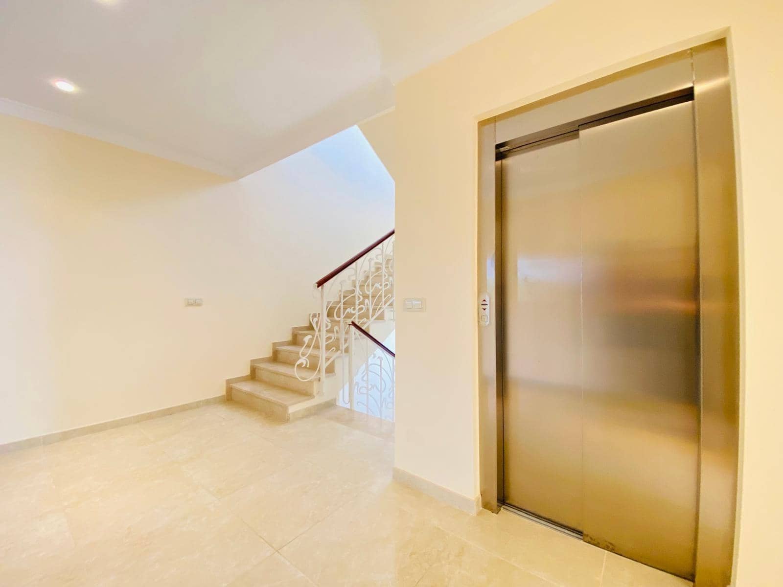 7 bedroom Villa for sale in Cabo Roig with pool garage - € 1,679,000 (Ref: 8377592)