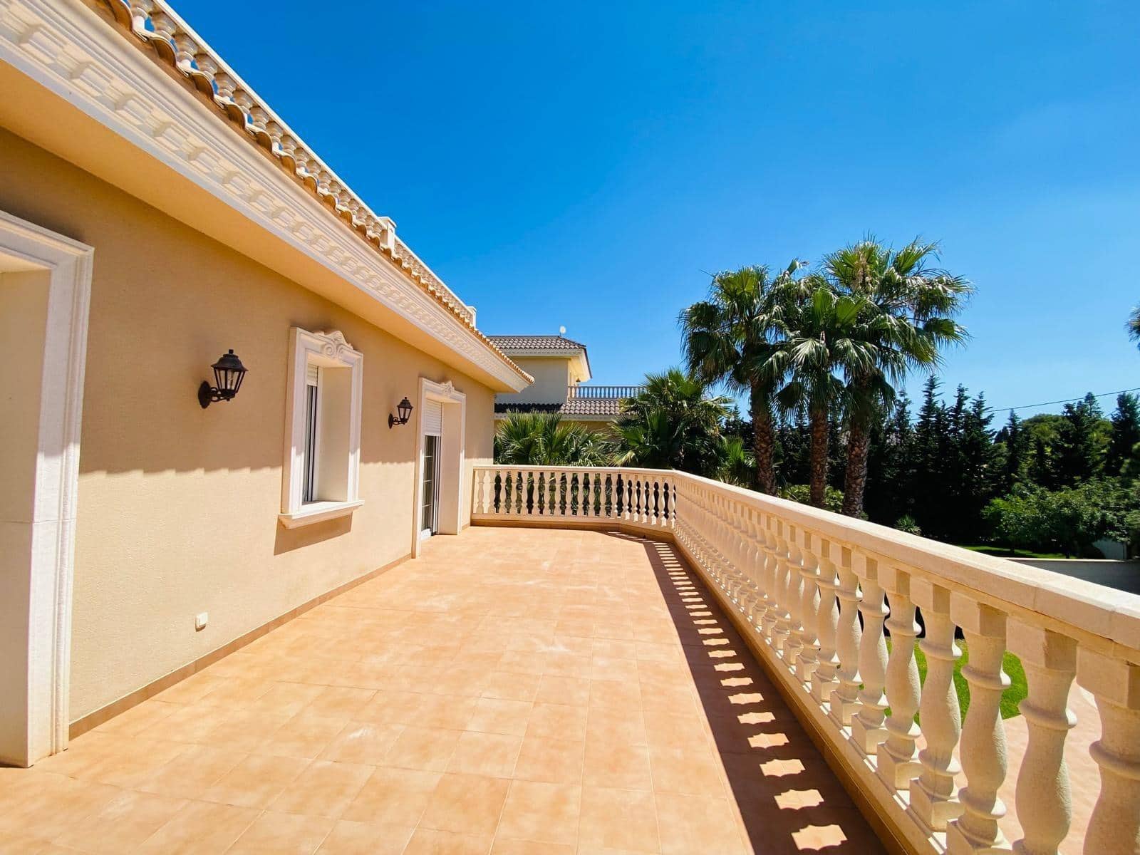 7 bedroom Villa for sale in Cabo Roig with pool garage - € 1,679,000 (Ref: 8377592)