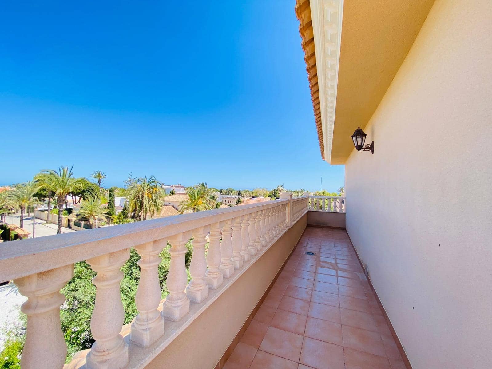 7 bedroom Villa for sale in Cabo Roig with pool garage - € 1,679,000 (Ref: 8377592)