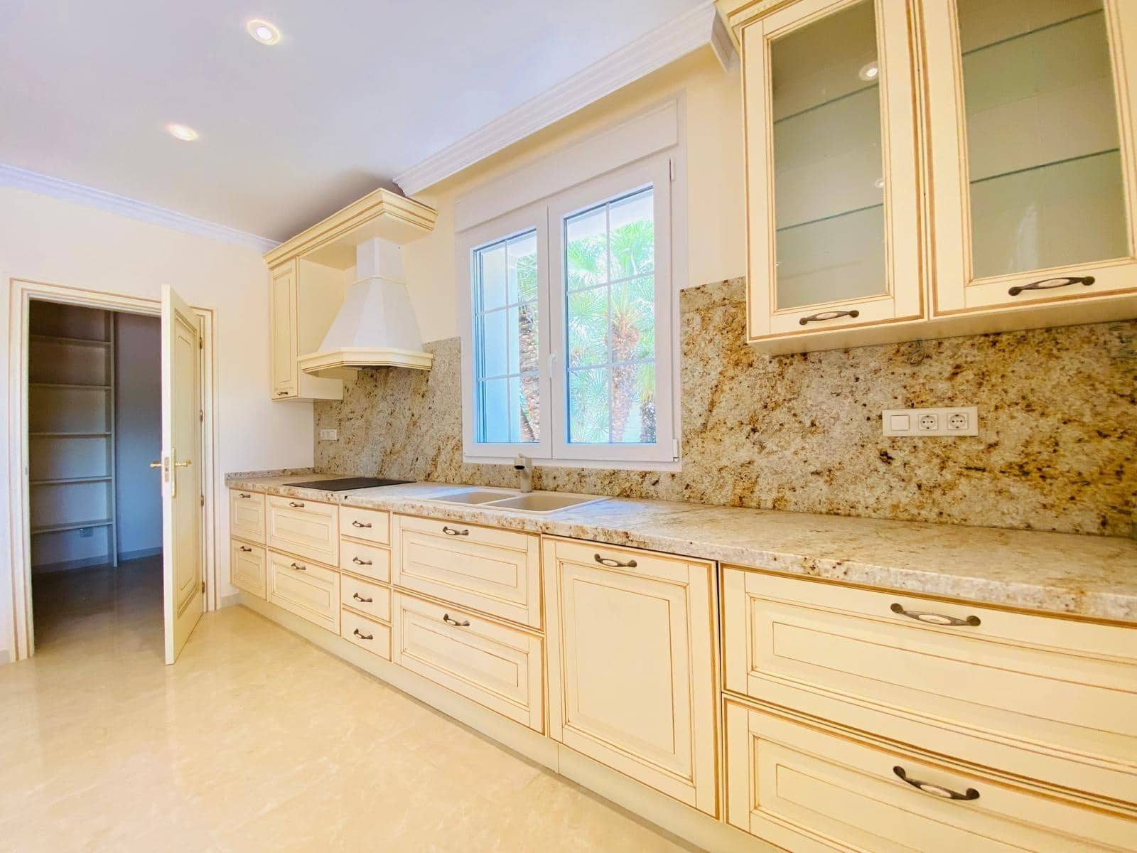 7 bedroom Villa for sale in Cabo Roig with pool garage - € 1,679,000 (Ref: 8377592)