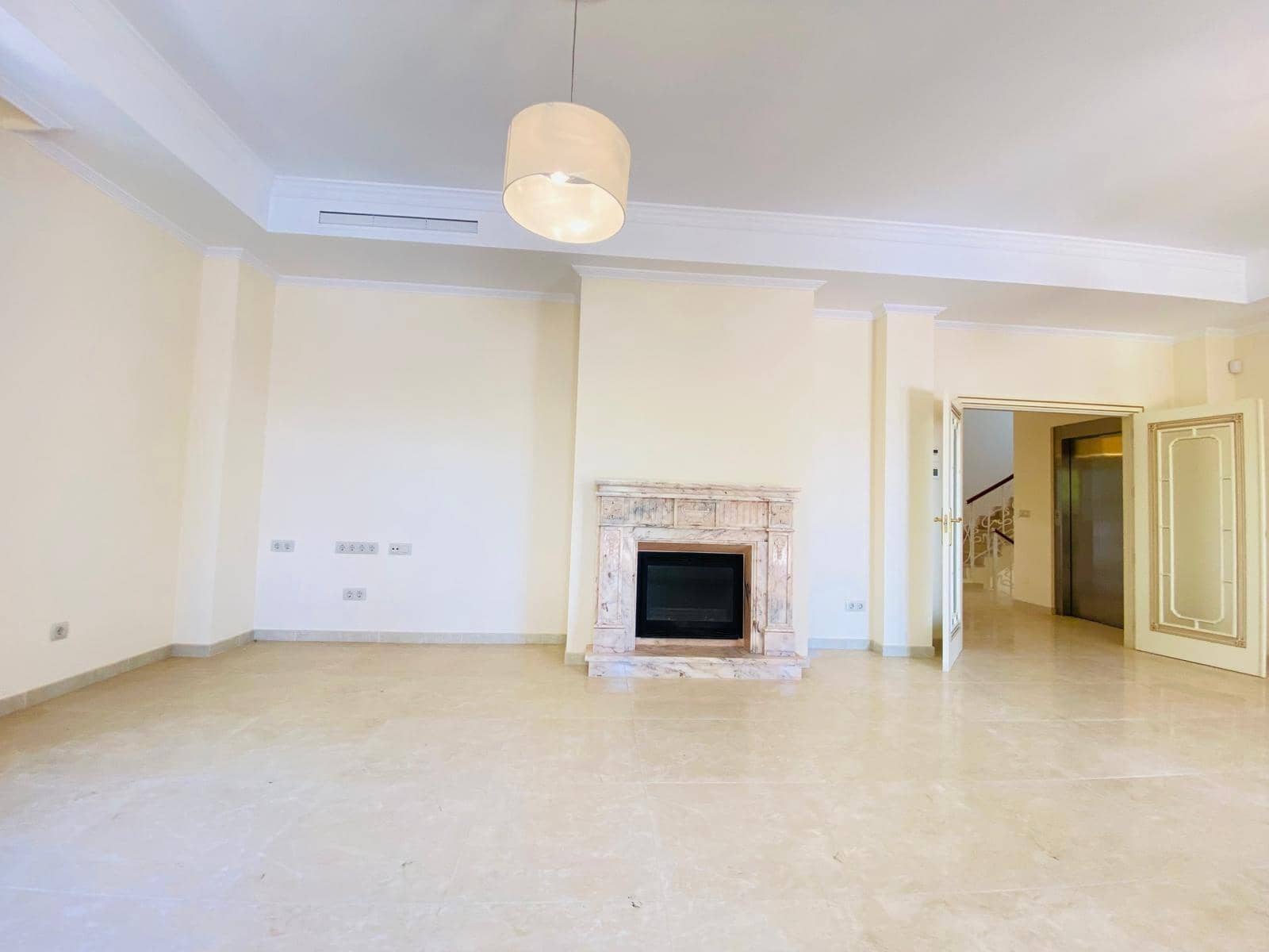 7 bedroom Villa for sale in Cabo Roig with pool garage - € 1,679,000 (Ref: 8377592)