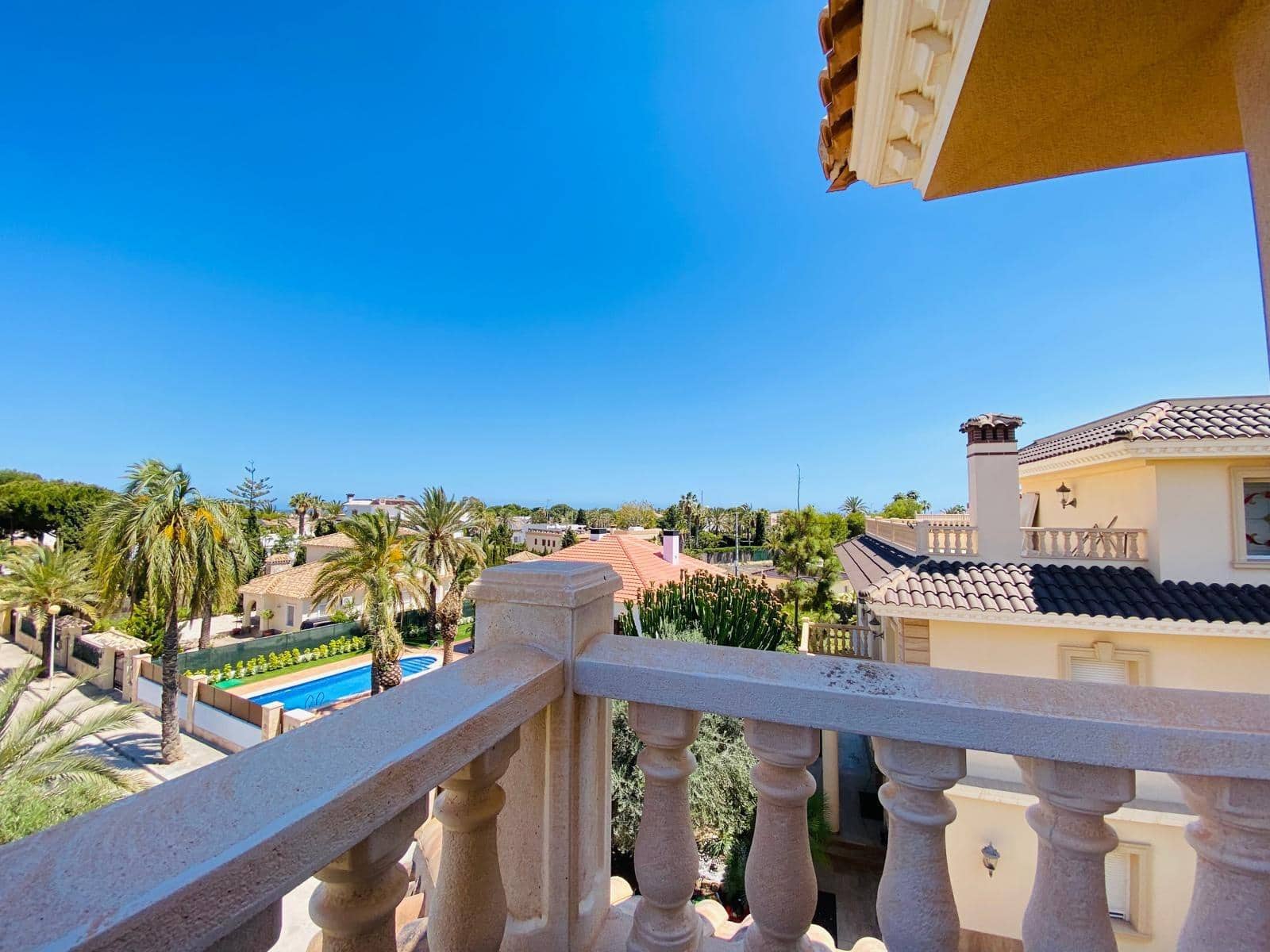 7 bedroom Villa for sale in Cabo Roig with pool garage - € 1,679,000 (Ref: 8377592)
