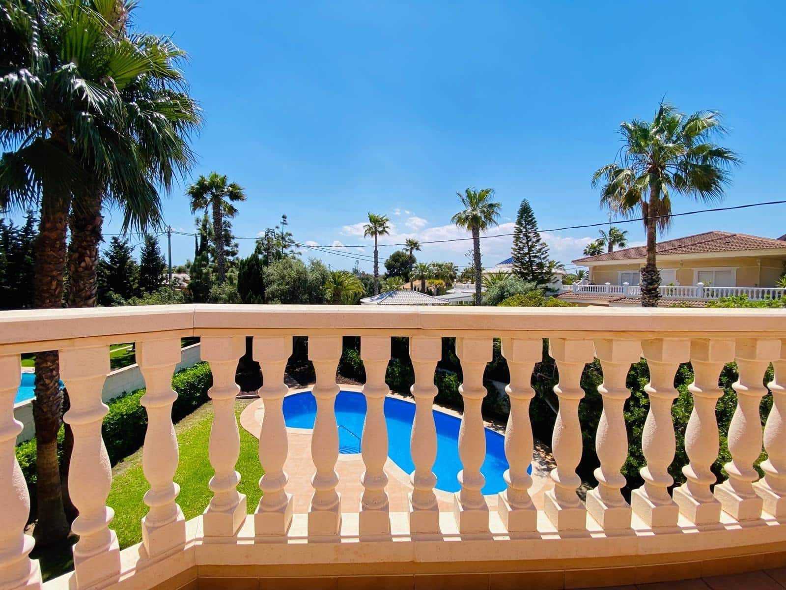 7 bedroom Villa for sale in Cabo Roig with pool garage - € 1,679,000 (Ref: 8377592)