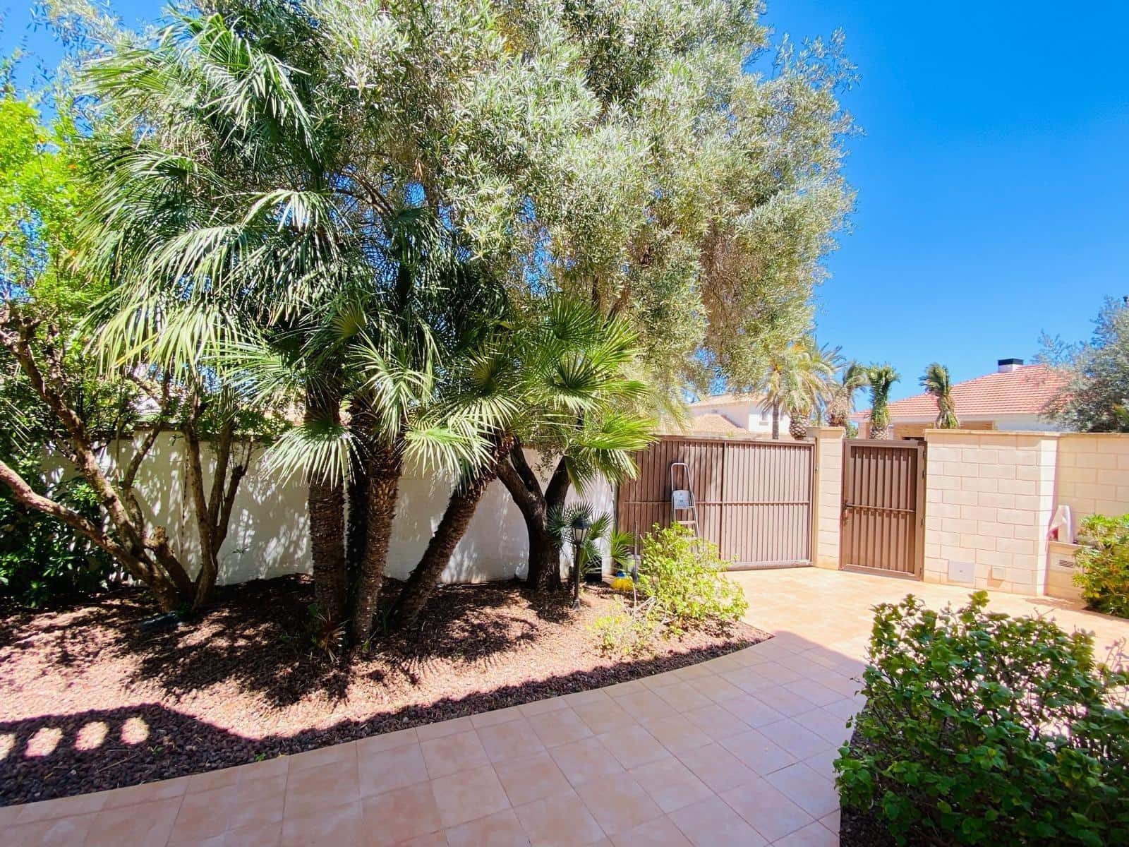 7 bedroom Villa for sale in Cabo Roig with pool garage - € 1,679,000 (Ref: 8377592)