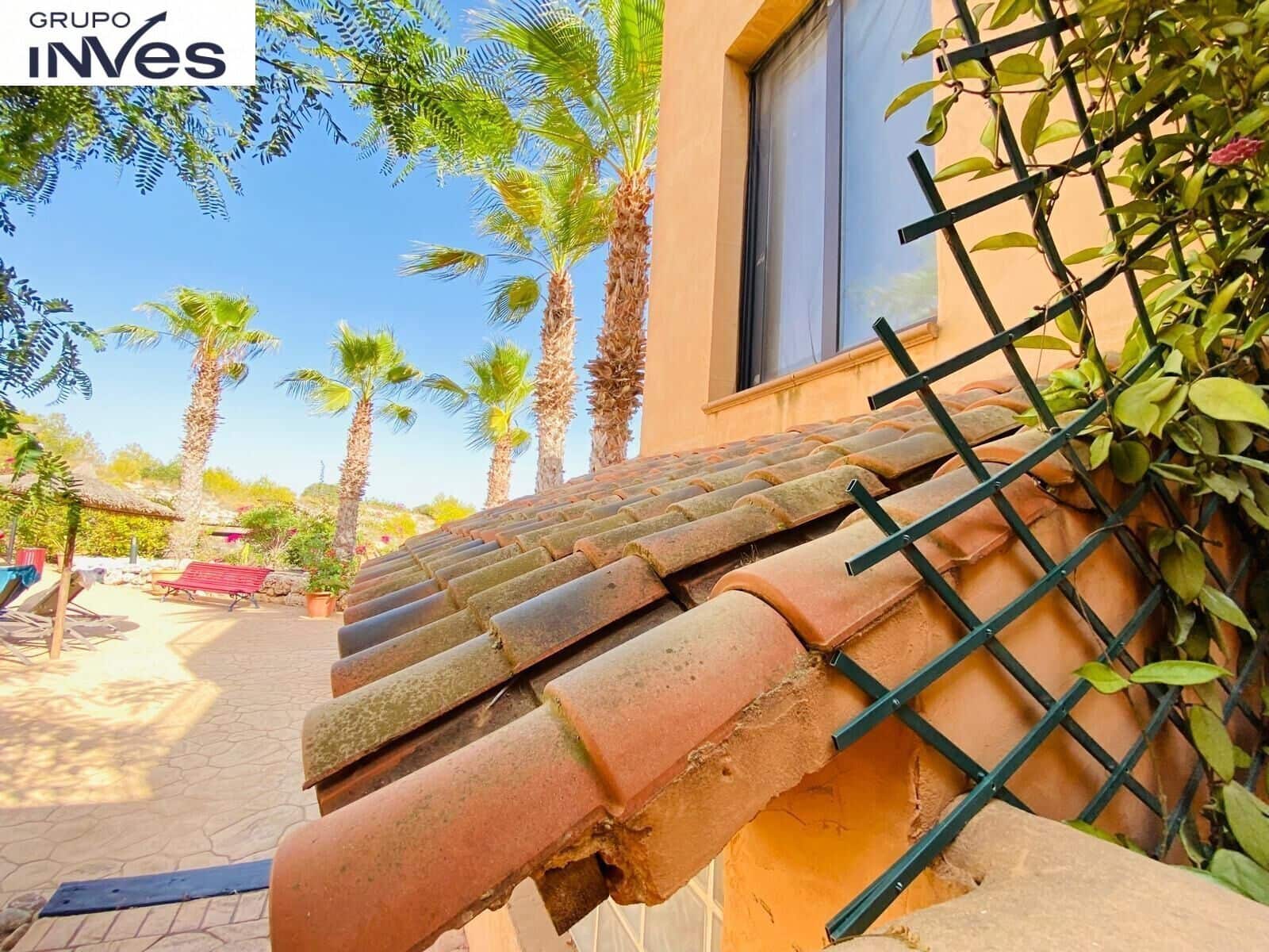 4 bedroom Villa for sale in Villamartin with pool - € 242,900 (Ref: 8472564)