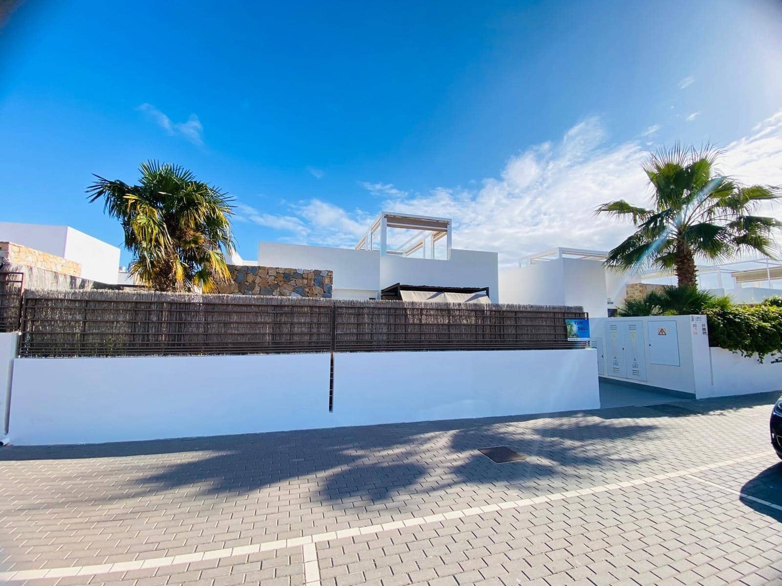 3 bedroom Villa for sale in Orihuela Costa with pool - € 349,800 (Ref: 8760034)
