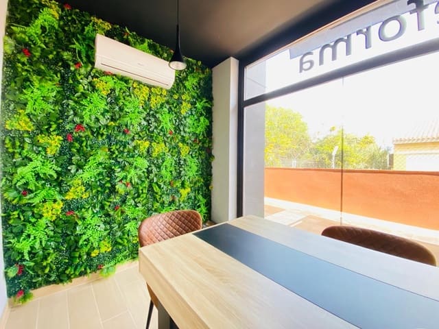 Commercial for sale in Villamartín - Las Filipinas, Orihuela - € 147,900 (Ref: 8879806)