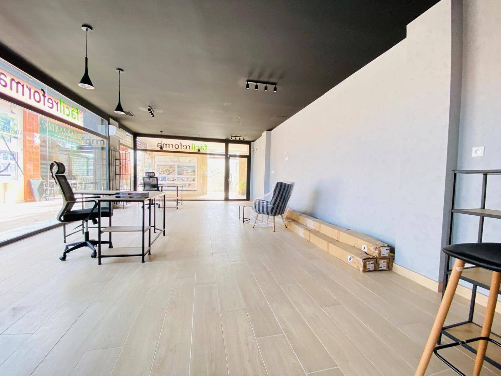 Kaupallinen myytävänä paikassa Orihuela Costa - 148 900 € (Ref: 8879806)