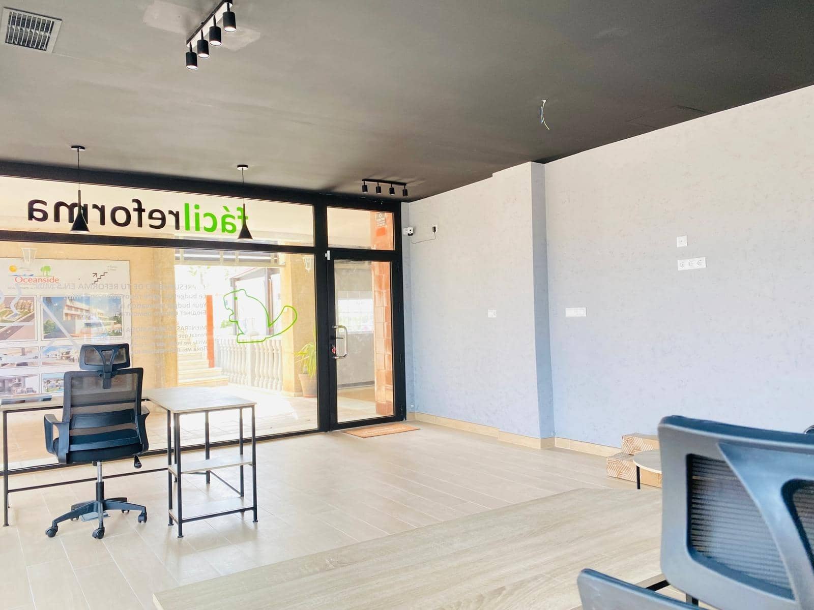 Kaupallinen myytävänä paikassa Orihuela Costa - 148 900 € (Ref: 8879806)