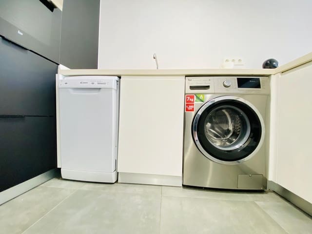 Apartamento de 1 habitación en Orihuela Costa, Orihuela en venta con piscina garaje - 159.800 € (Ref: 8894816)