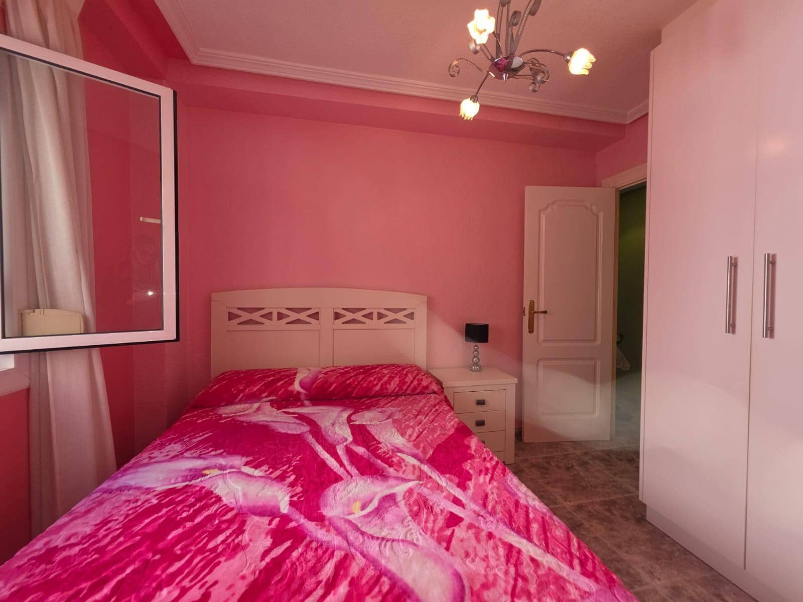 Apartamento de 2 habitaciones en Torrevieja en venta - 156.700 € (Ref: 8926594)